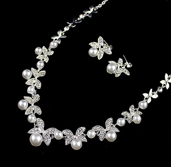 Bride diamond pearl necklace earrings set