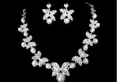 Butterfly Pearl Three Piece Bridal Soft Chain Headdress Jewelry Set